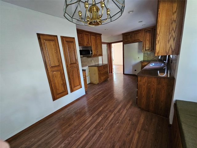 726 S Lindsay Street, Gainesville, TX 76240