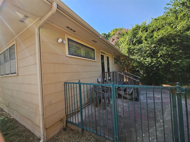 726 S Lindsay Street, Gainesville, TX 76240