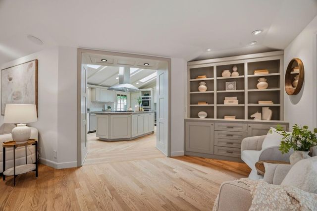 833 Dixon Way, Los Altos, CA 94022