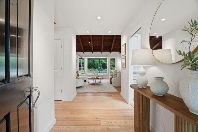 833 Dixon Way, Los Altos, CA 94022