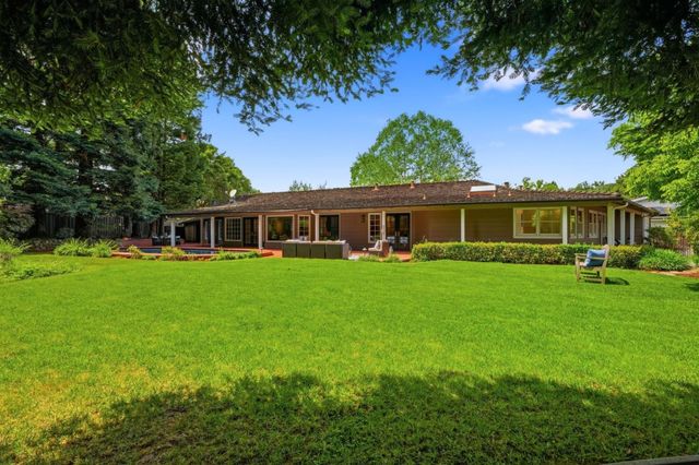 833 Dixon Way, Los Altos, CA 94022