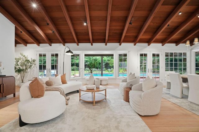 833 Dixon Way, Los Altos, CA 94022