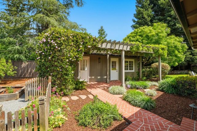 833 Dixon Way, Los Altos, CA 94022
