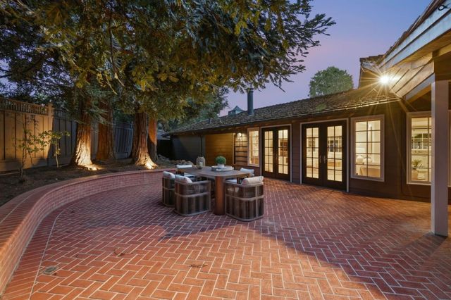 833 Dixon Way, Los Altos, CA 94022