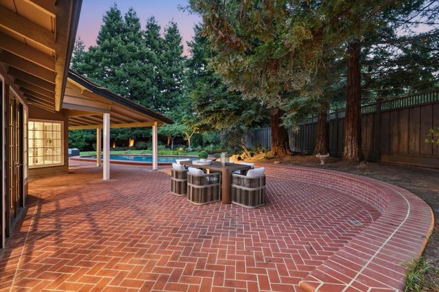 833 Dixon Way, Los Altos, CA 94022