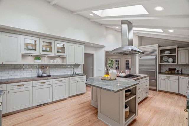 833 Dixon Way, Los Altos, CA 94022