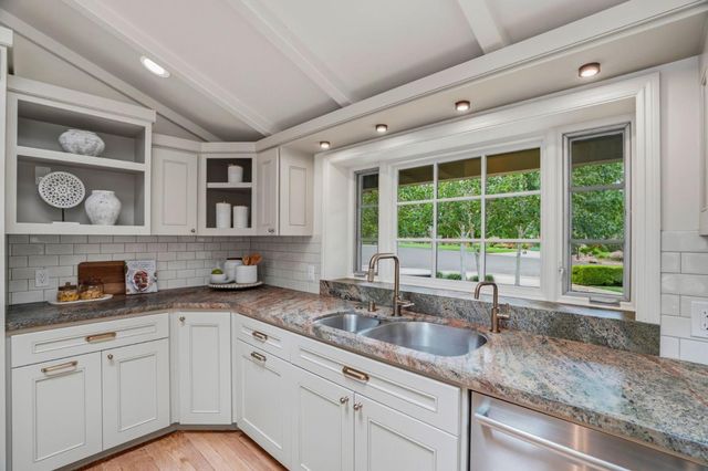 833 Dixon Way, Los Altos, CA 94022