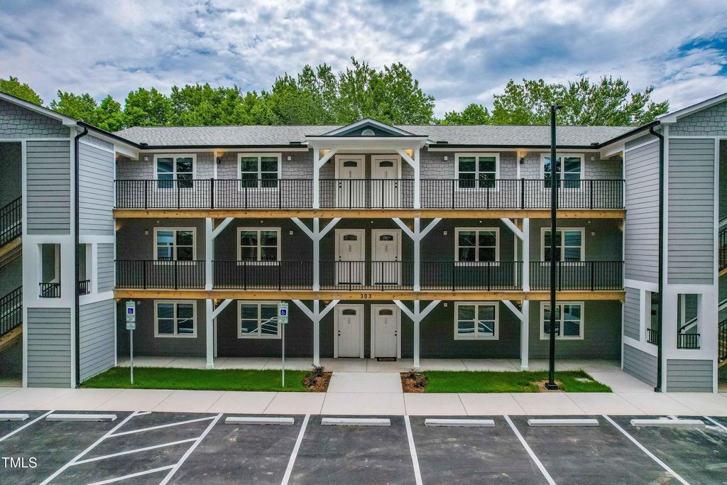 303 Linwood 306, Apex, NC 27502