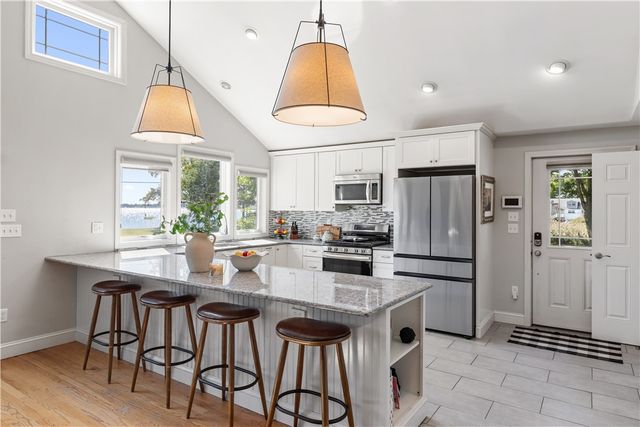 35 Sylvia Drive, Warwick, RI 02886