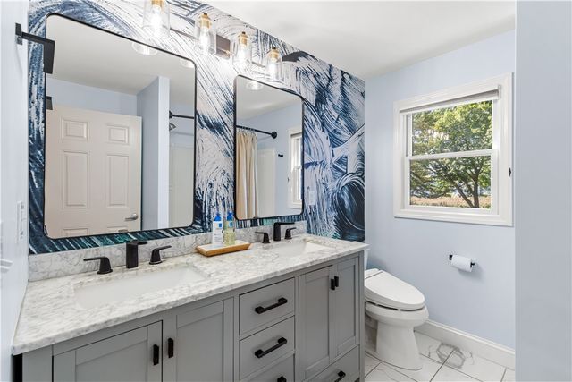 35 Sylvia Drive, Warwick, RI 02886
