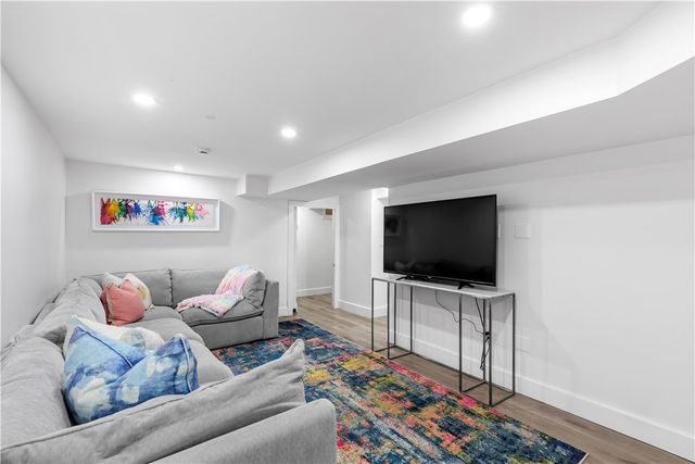 35 Sylvia Drive, Warwick, RI 02886