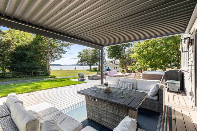 35 Sylvia Drive, Warwick, RI 02886