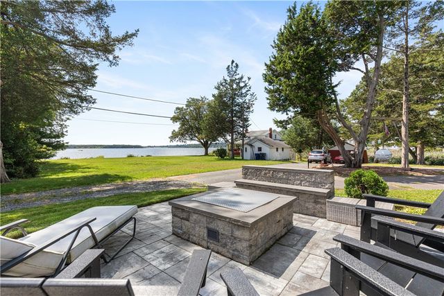 35 Sylvia Drive, Warwick, RI 02886