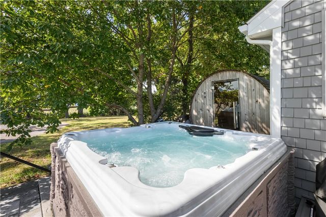 35 Sylvia Drive, Warwick, RI 02886