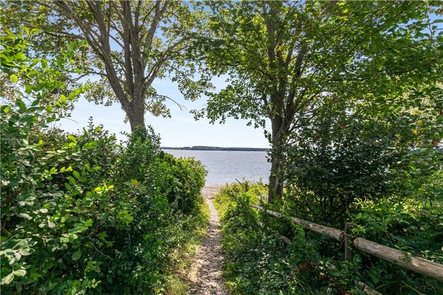 35 Sylvia Drive, Warwick, RI 02886