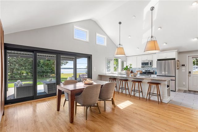 35 Sylvia Drive, Warwick, RI 02886