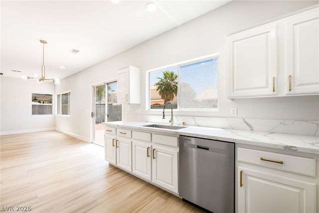 1293 Silver Knoll Avenue, Las Vegas, NV 89123