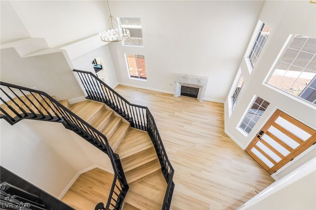 1293 Silver Knoll Avenue, Las Vegas, NV 89123