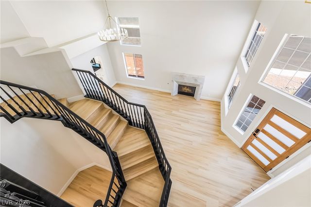 1293 Silver Knoll Avenue, Las Vegas, NV 89123