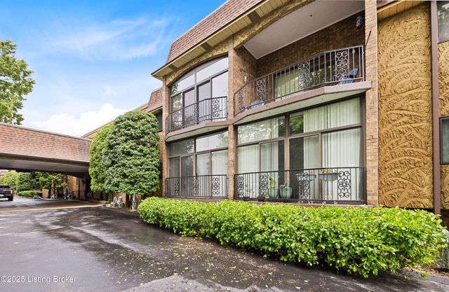 1600 Gardiner Ln 203, Louisville, KY 40205