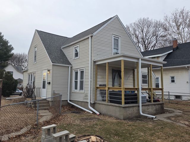 802 E 5th Street, Sterling, IL 61081