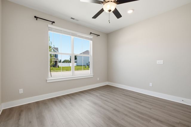 402 Old Spring Ln, Gallatin, TN 37066