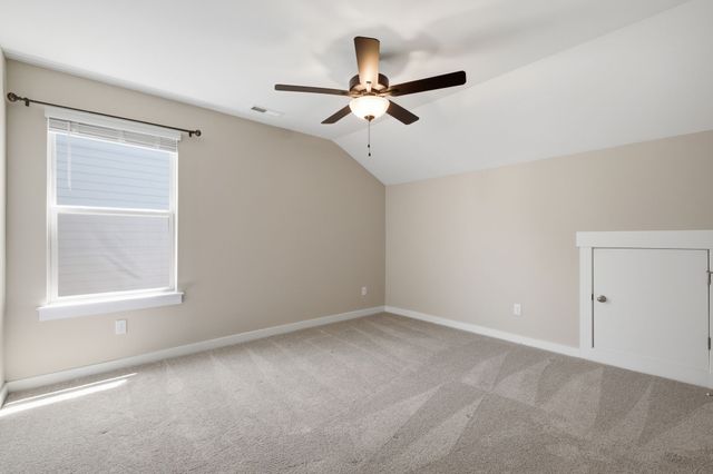 402 Old Spring Ln, Gallatin, TN 37066