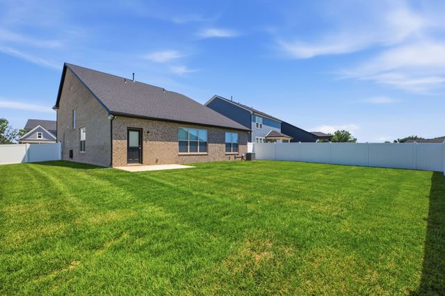 402 Old Spring Ln, Gallatin, TN 37066