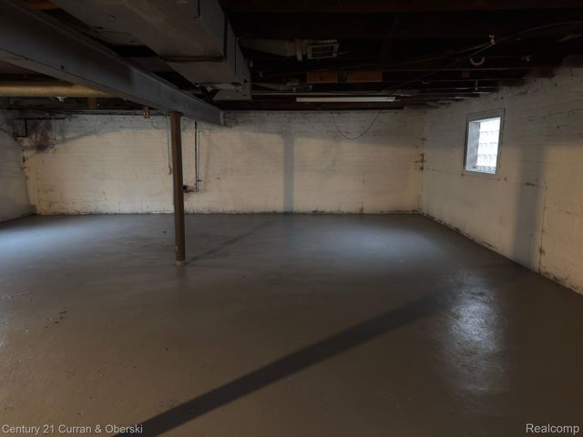 8644 Nightingale Street, Dearborn Heights, MI 48127