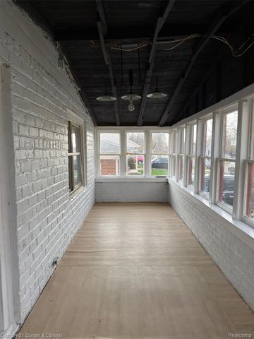 8644 Nightingale Street, Dearborn Heights, MI 48127