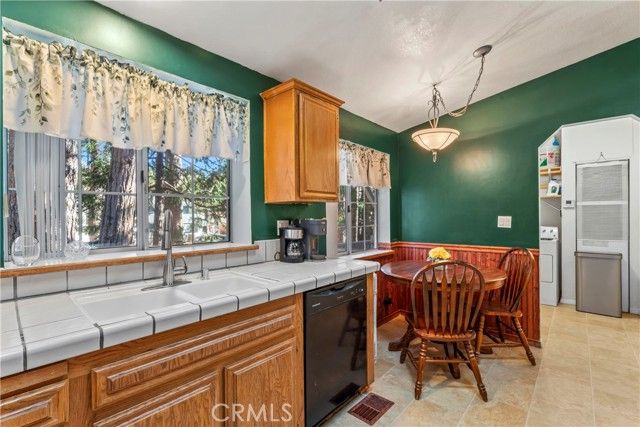 2113 Spring Oak, Running Springs, CA 92382