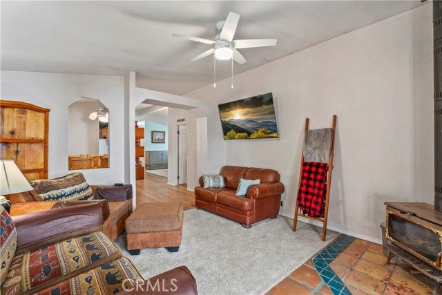 2113 Spring Oak, Running Springs, CA 92382