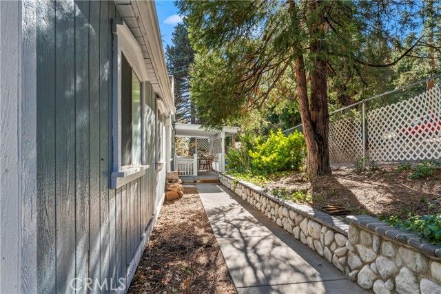 2113 Spring Oak, Running Springs, CA 92382