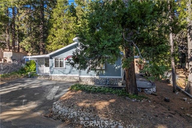 2113 Spring Oak, Running Springs, CA 92382