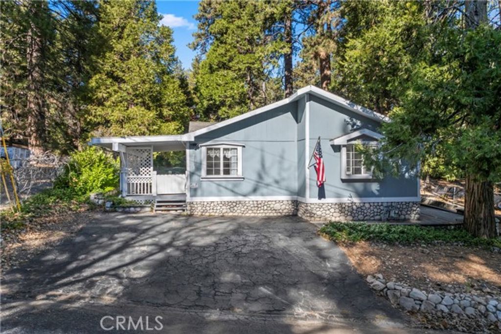 2113 Spring Oak, Running Springs, CA 92382