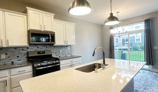 18303 Glassner Way, Lakeville, MN 55044