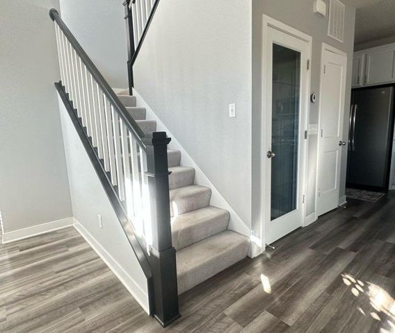 18303 Glassner Way, Lakeville, MN 55044