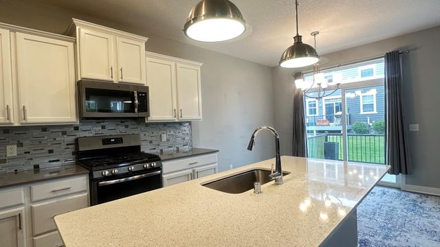 18303 Glassner Way, Lakeville, MN 55044