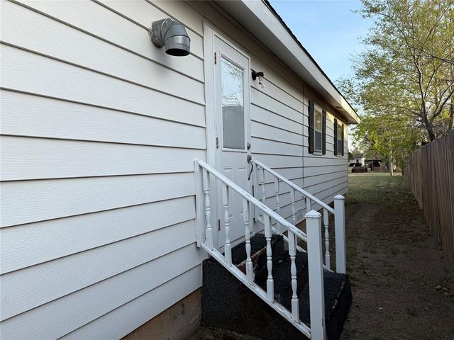 306 10th Street, Snyder, OK 73566