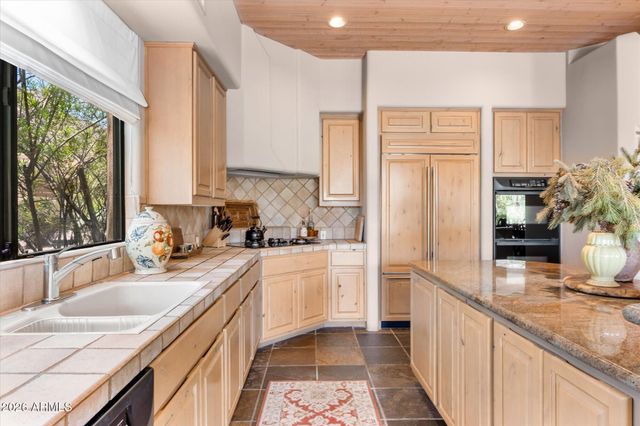 11447 E WHISPERING WIND Drive, Scottsdale, AZ 85255