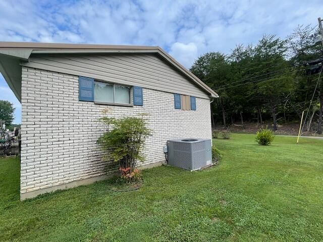 1206 Ky-1809, Bryants Store, KY 40921