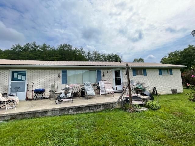 1206 Ky-1809, Bryants Store, KY 40921