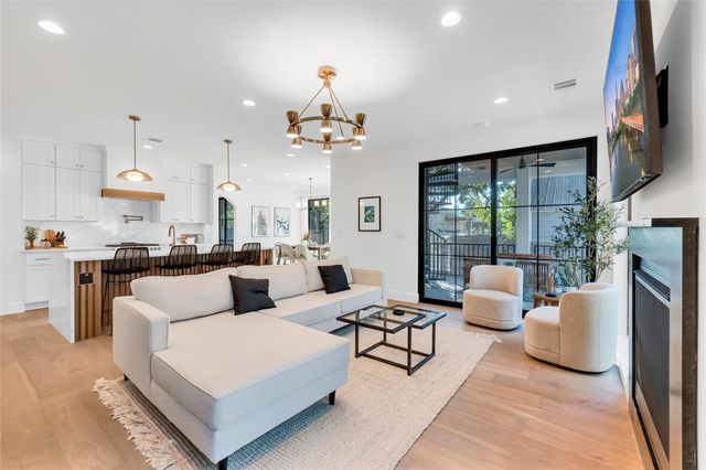 1902 Tillotson Ave, Austin, TX 78702