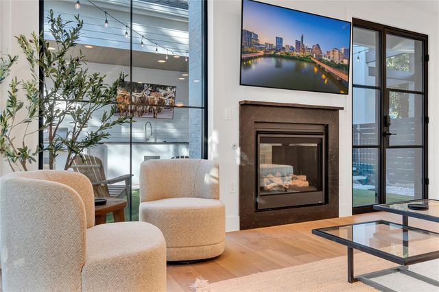 1902 Tillotson Ave, Austin, TX 78702