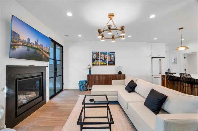 1902 Tillotson Ave, Austin, TX 78702