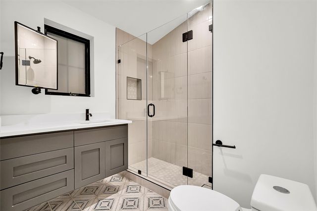 1902 Tillotson Ave, Austin, TX 78702