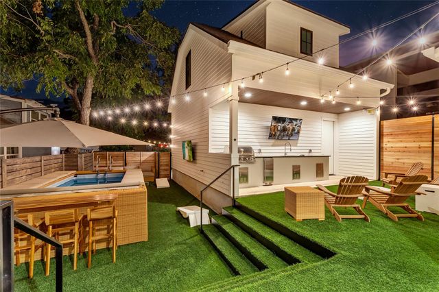 1902 Tillotson Ave, Austin, TX 78702