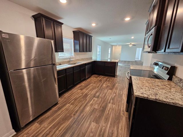 17904 Speculator LN, Elgin, TX 78621