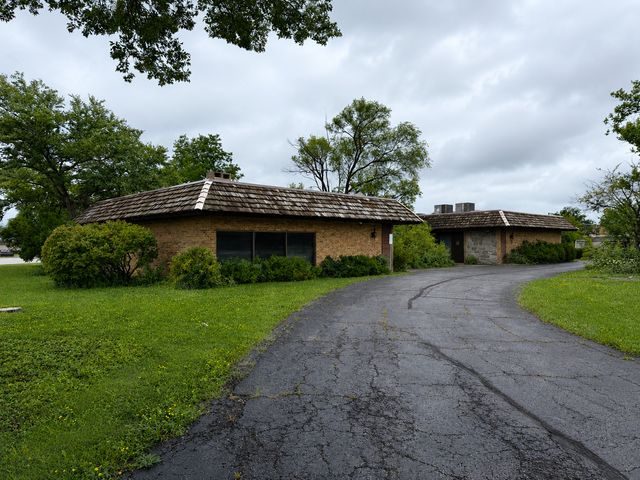 350 S Schmale Road 160, Carol Stream, IL 60188