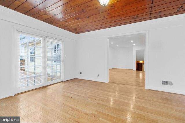 6138 BEACHWAY DR, Falls Church, VA 22041